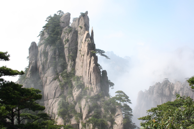 Foto: Felsen im Huangshan-Gebirge